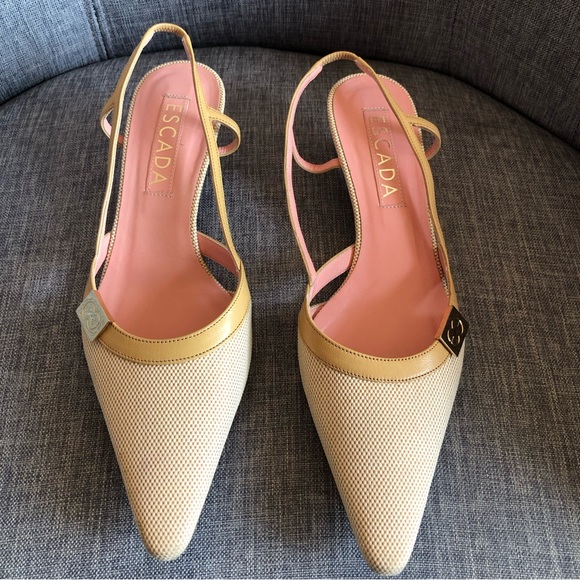 Escada Shoes - Vntg Escada cream linen point toe kitten heel mules tan leather trim wood heel 6